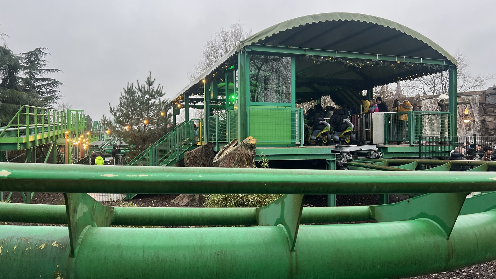 Booster Bike ride platform and track at Toverland